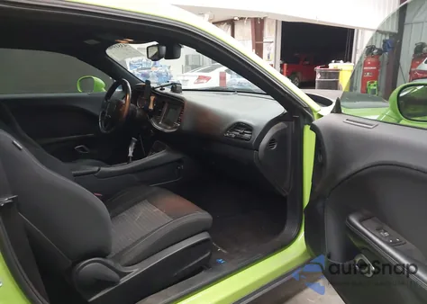 2015 Dodge Challenger R/T z USA, uszkodzony, nr VIN 2C3CDZAT6FH712892